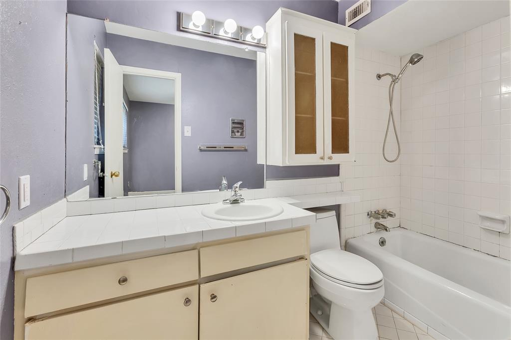 7721 Meadow Park Drive 102 Property Photo 16