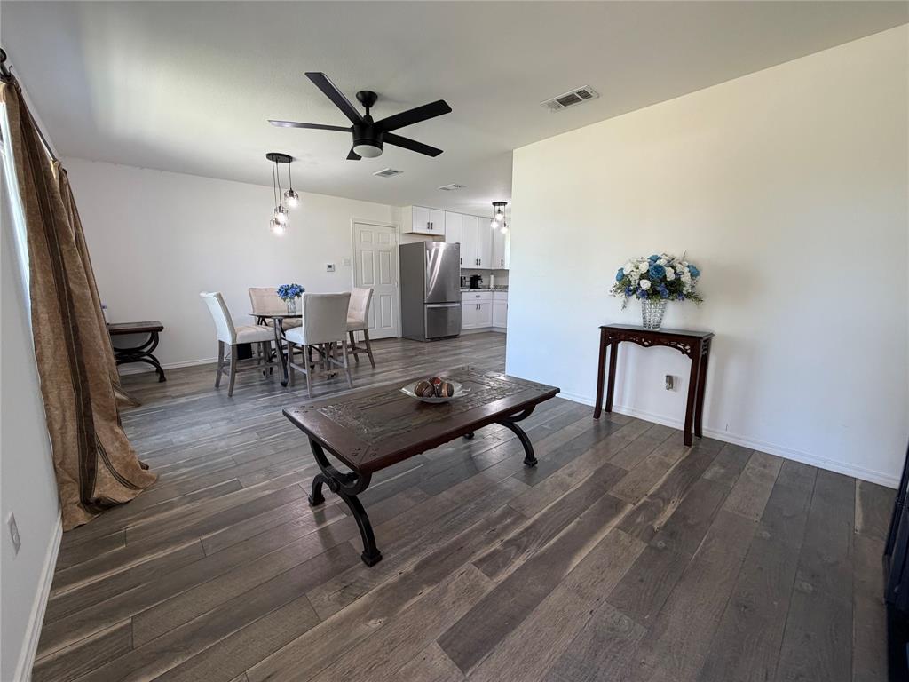 308 E Broadmore Avenue Property Photo 3