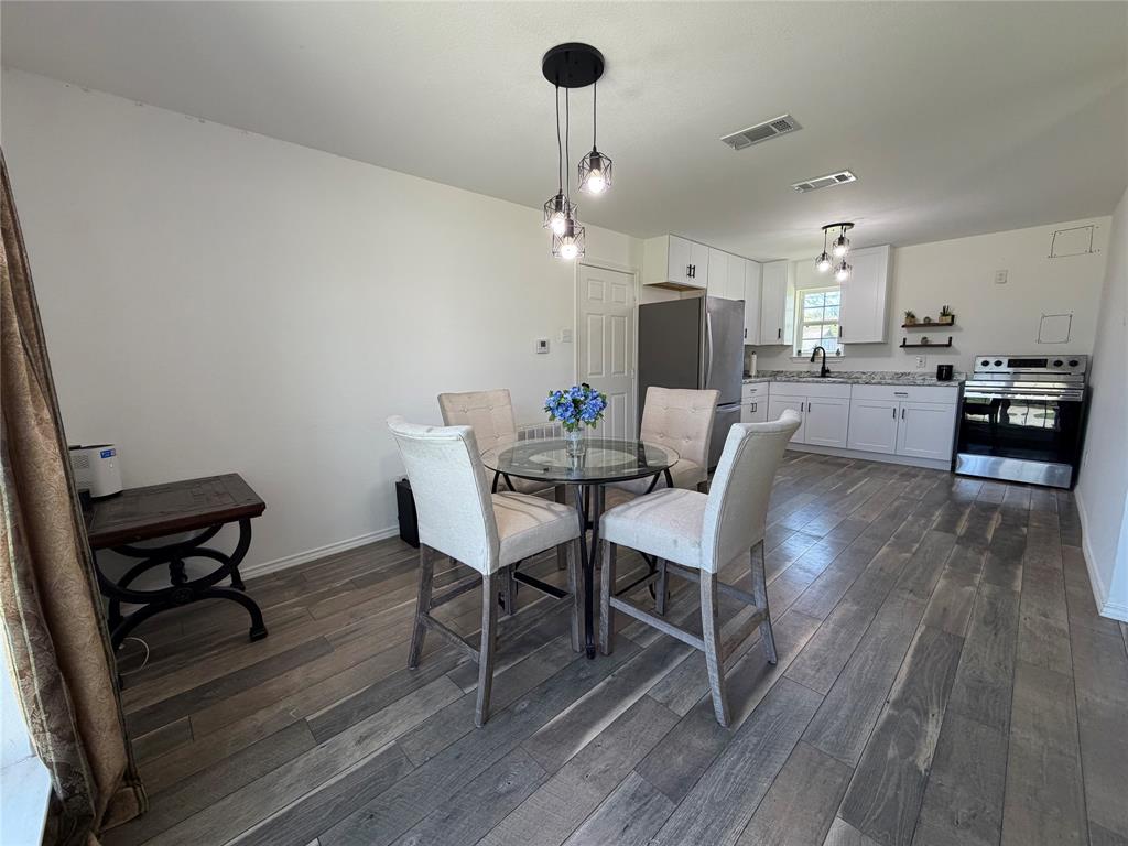 308 E Broadmore Avenue Property Photo 4