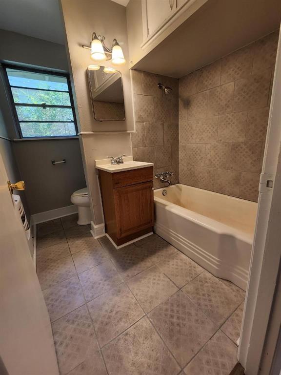 3832 Claiborne Avenue Property Photo 2