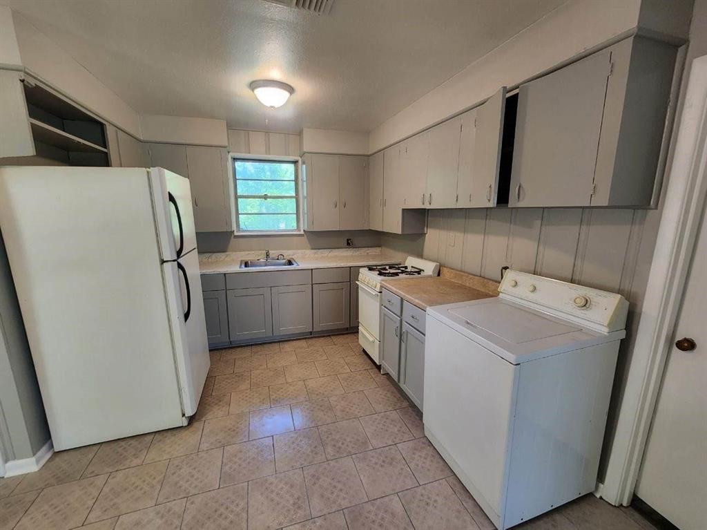 3832 Claiborne Avenue Property Photo 6