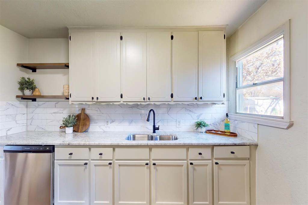 2842 Carlson Drive Property Photo 18