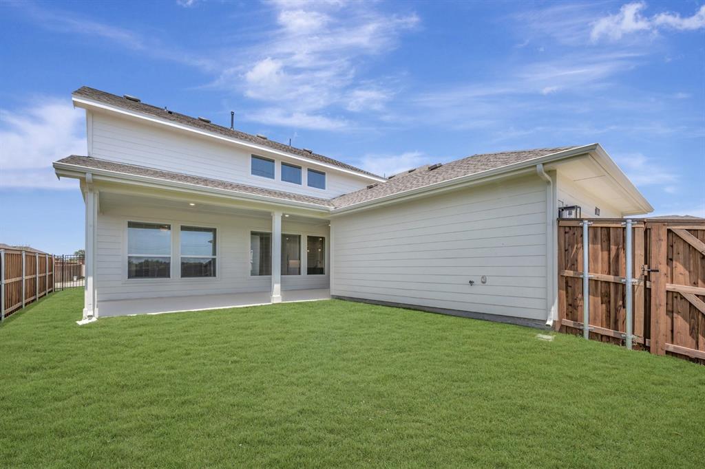 1064 Hackberry Emperor Street Property Photo 6