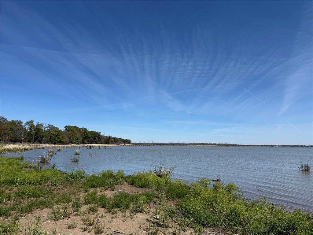 174 Serene Way Property Photo 4