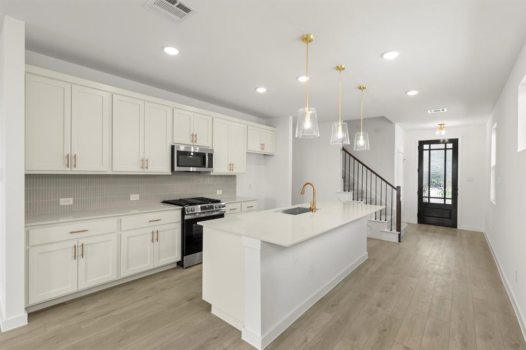 14166 Gallatin Street Property Photo 6