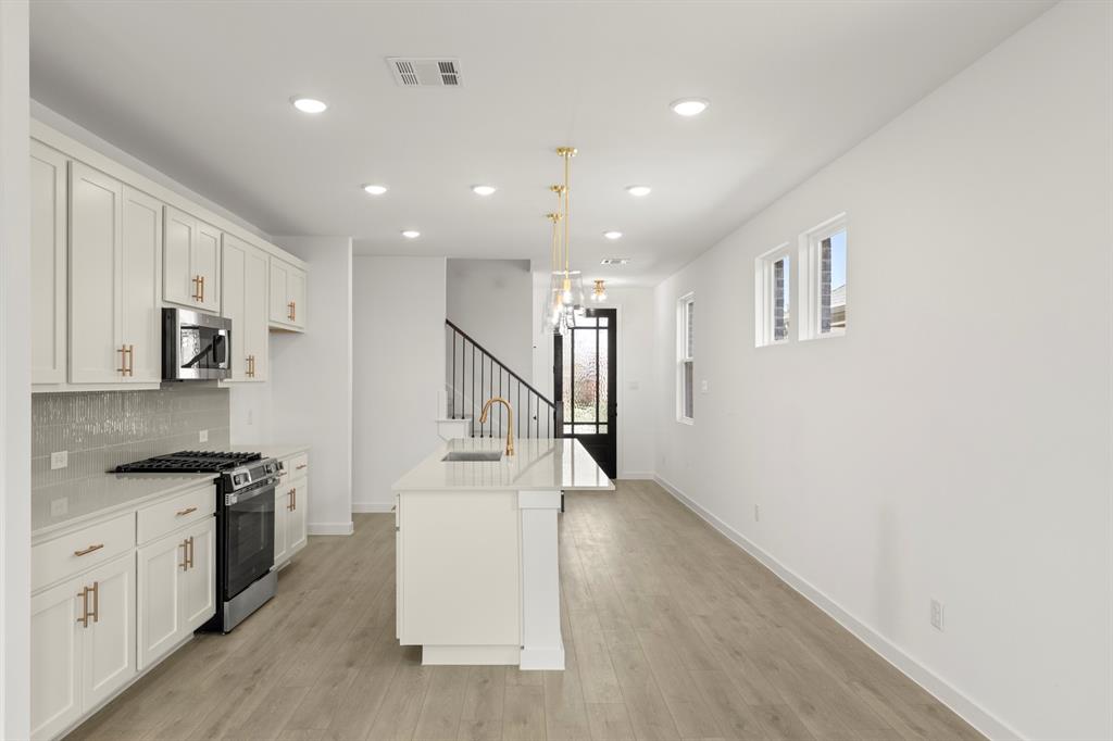 14166 Gallatin Street Property Photo 8