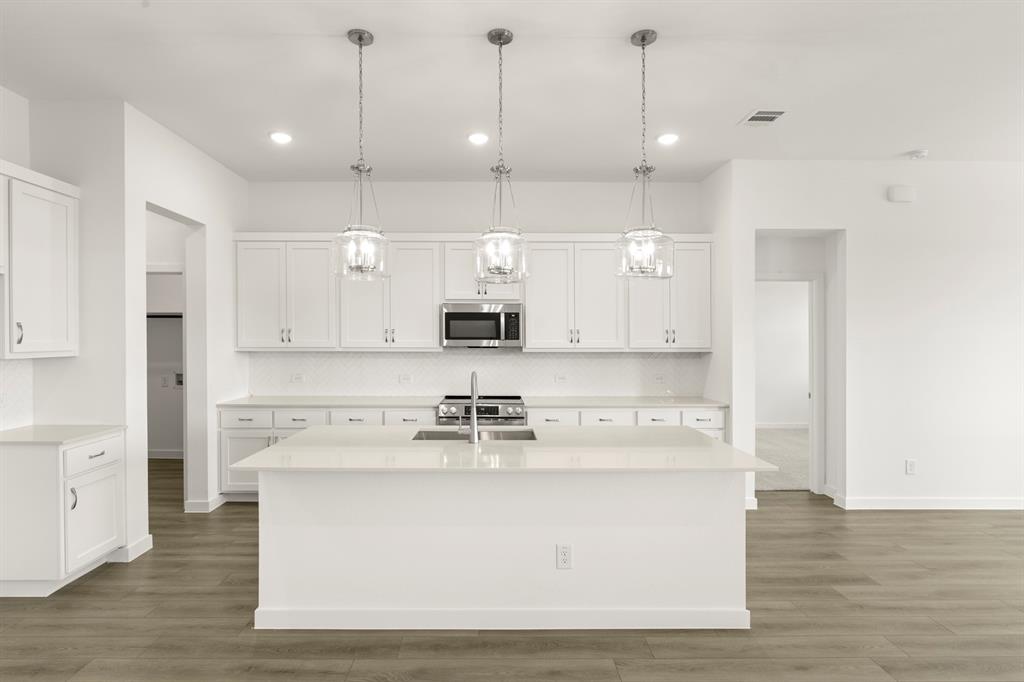 1903 Boston Way Property Photo 4