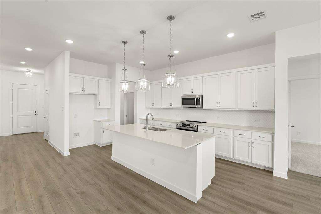 1903 Boston Way Property Photo 6