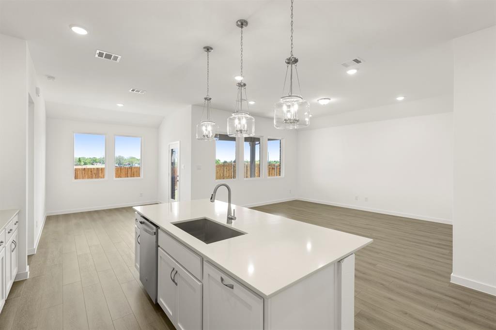 1903 Boston Way Property Photo 8