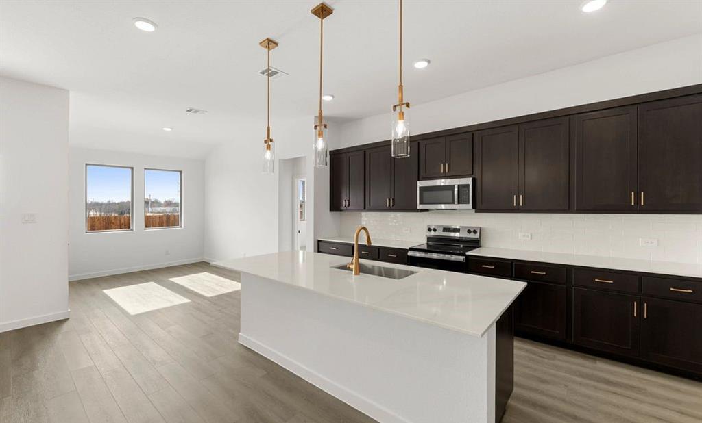 1903 Boston Way Property Photo 9