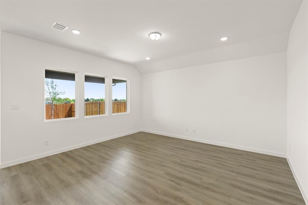 1903 Boston Way Property Photo 13