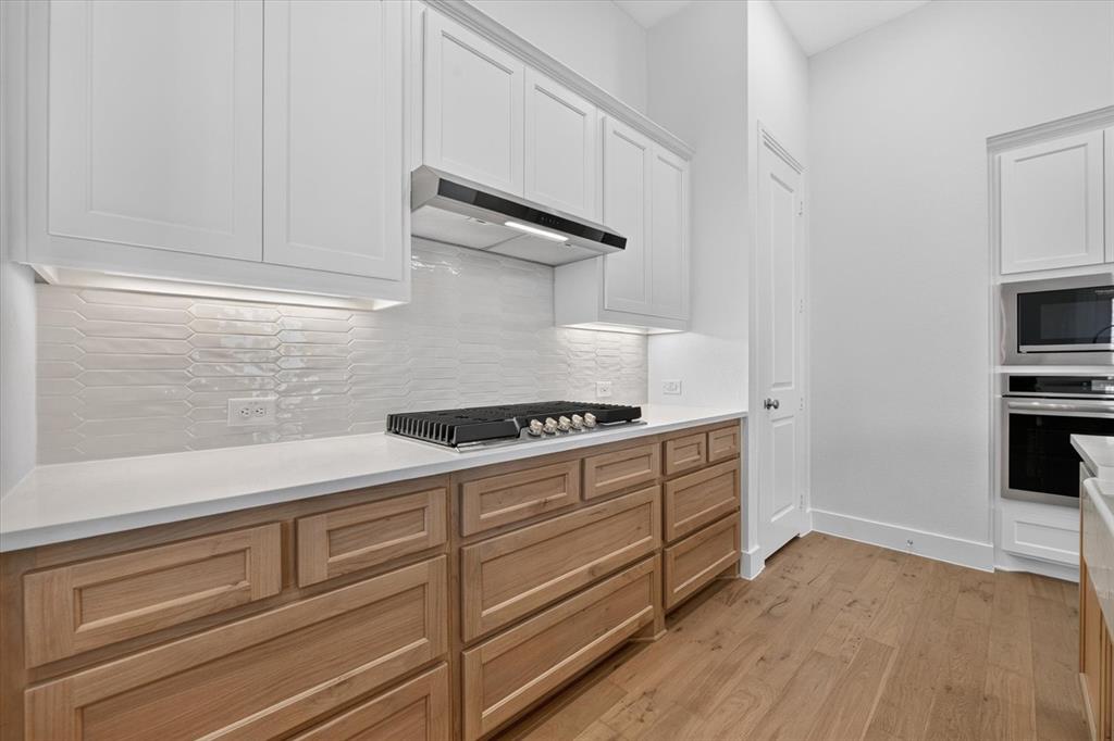 1033 Alberta Spruce Road Property Photo 3