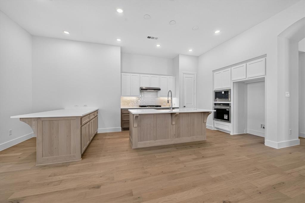 1033 Alberta Spruce Road Property Photo 8