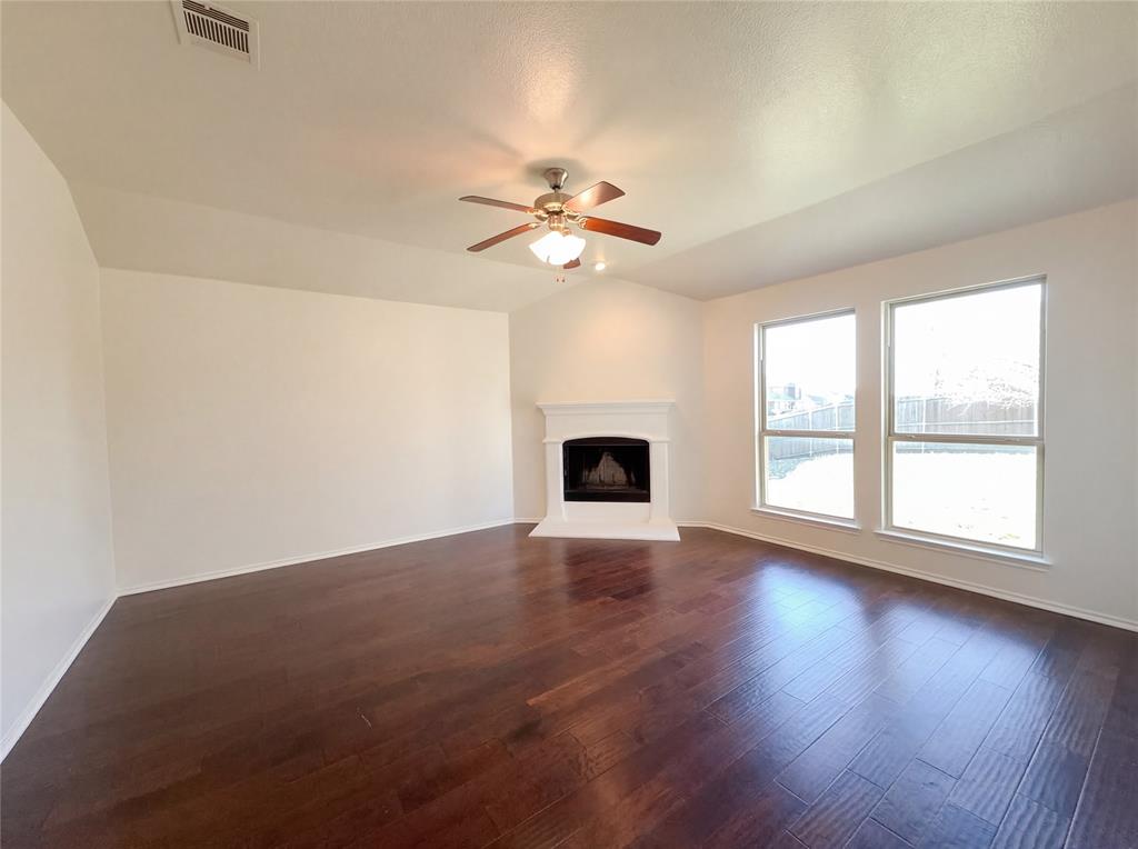 5591 Coventry Drive Property Photo 3