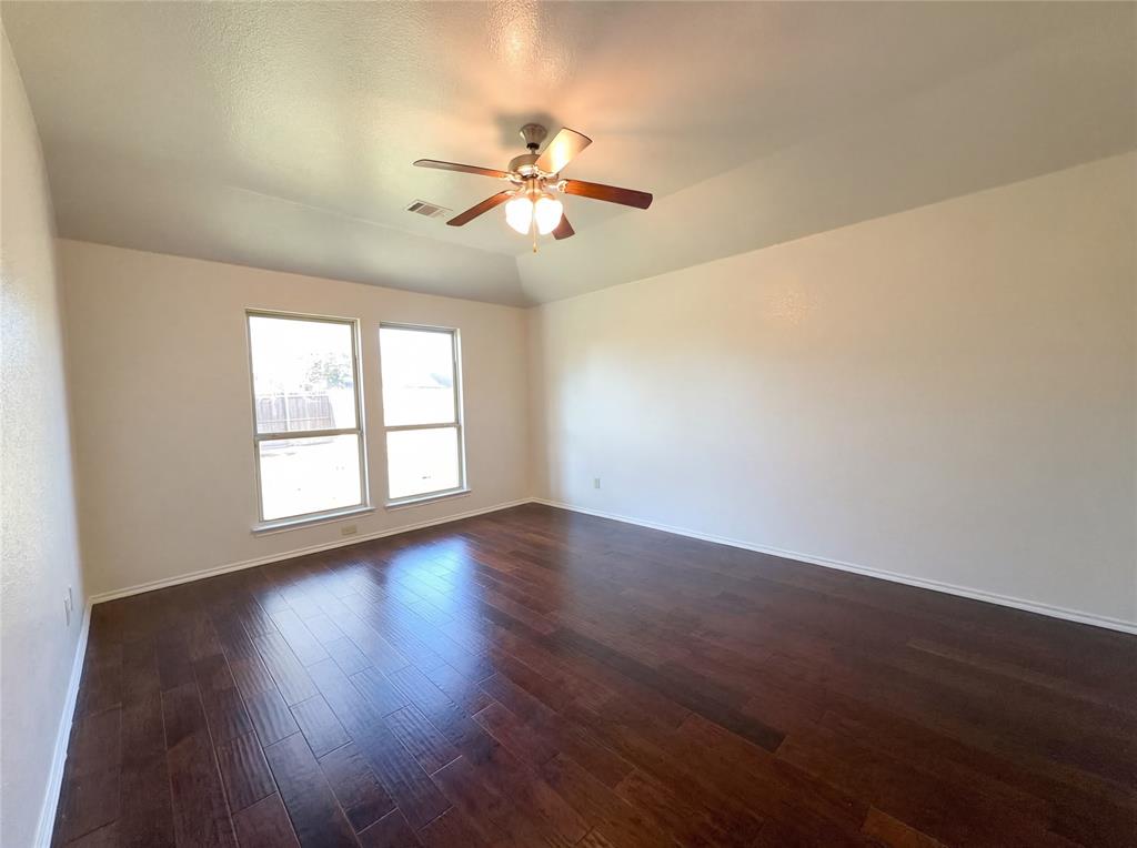 5591 Coventry Drive Property Photo 4