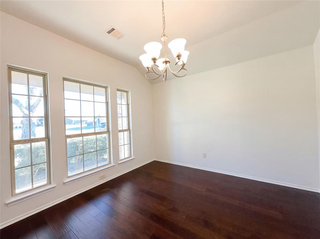 5591 Coventry Drive Property Photo 6