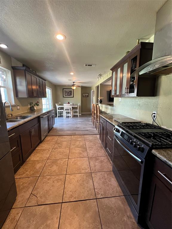 4704 Carlyle Drive Property Photo 6
