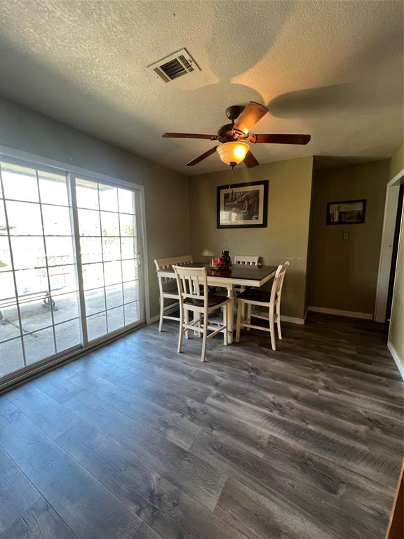 4704 Carlyle Drive Property Photo 10