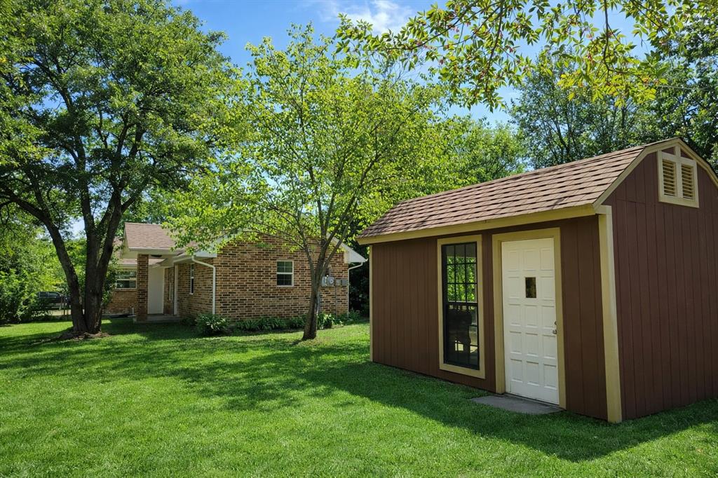 7129 Payte Lane Property Photo 3