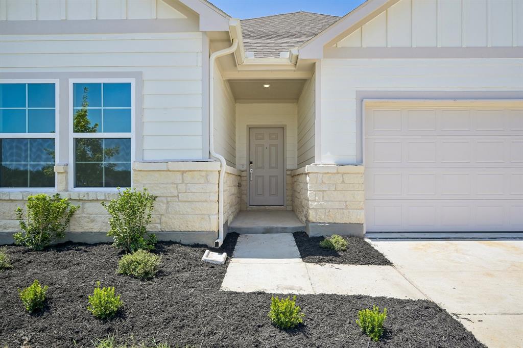 2204 Trailside Drive Property Photo 4