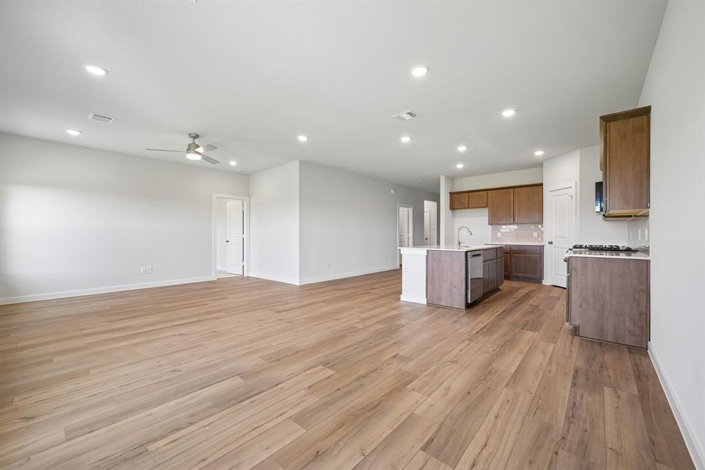 2204 Trailside Drive Property Photo 8
