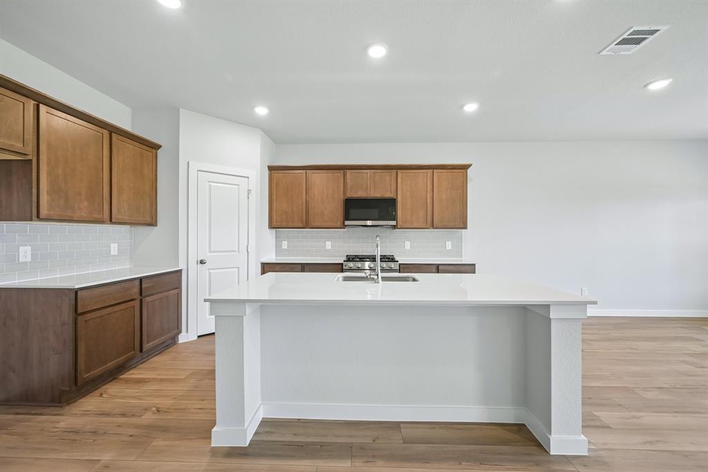 2204 Trailside Drive Property Photo 11