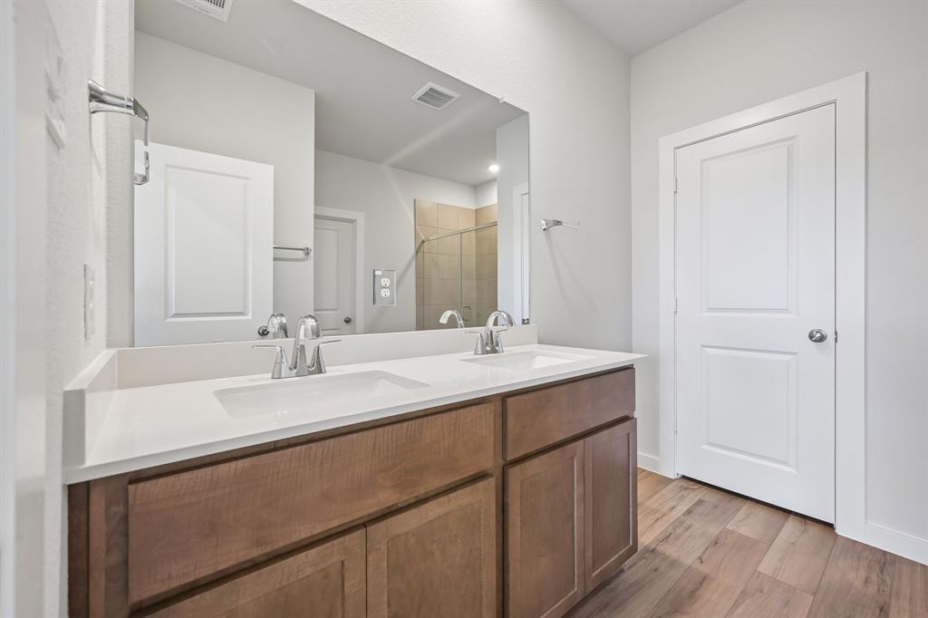 2204 Trailside Drive Property Photo 17