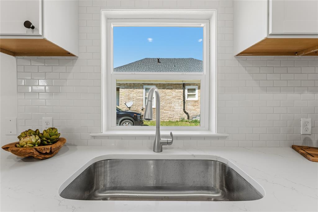 815 Garrison Street Property Photo 16