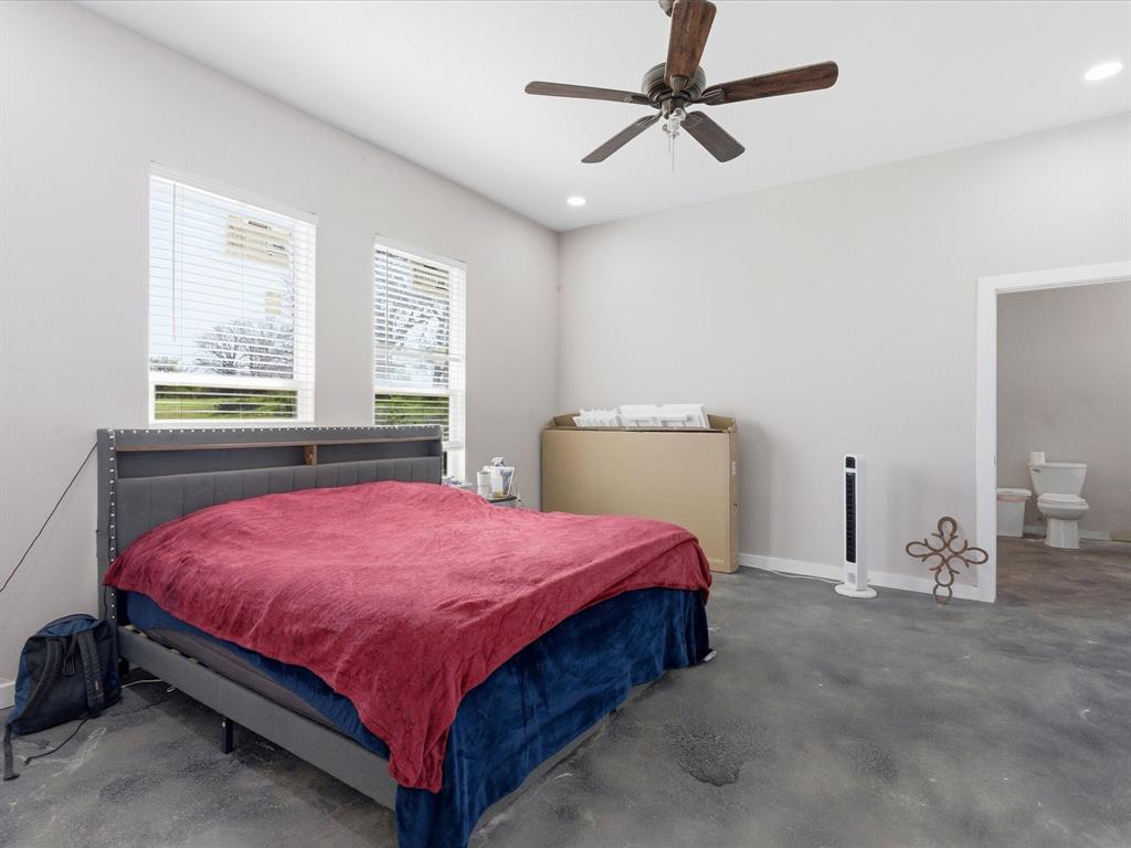 715 County Road 4599 Property Photo 14
