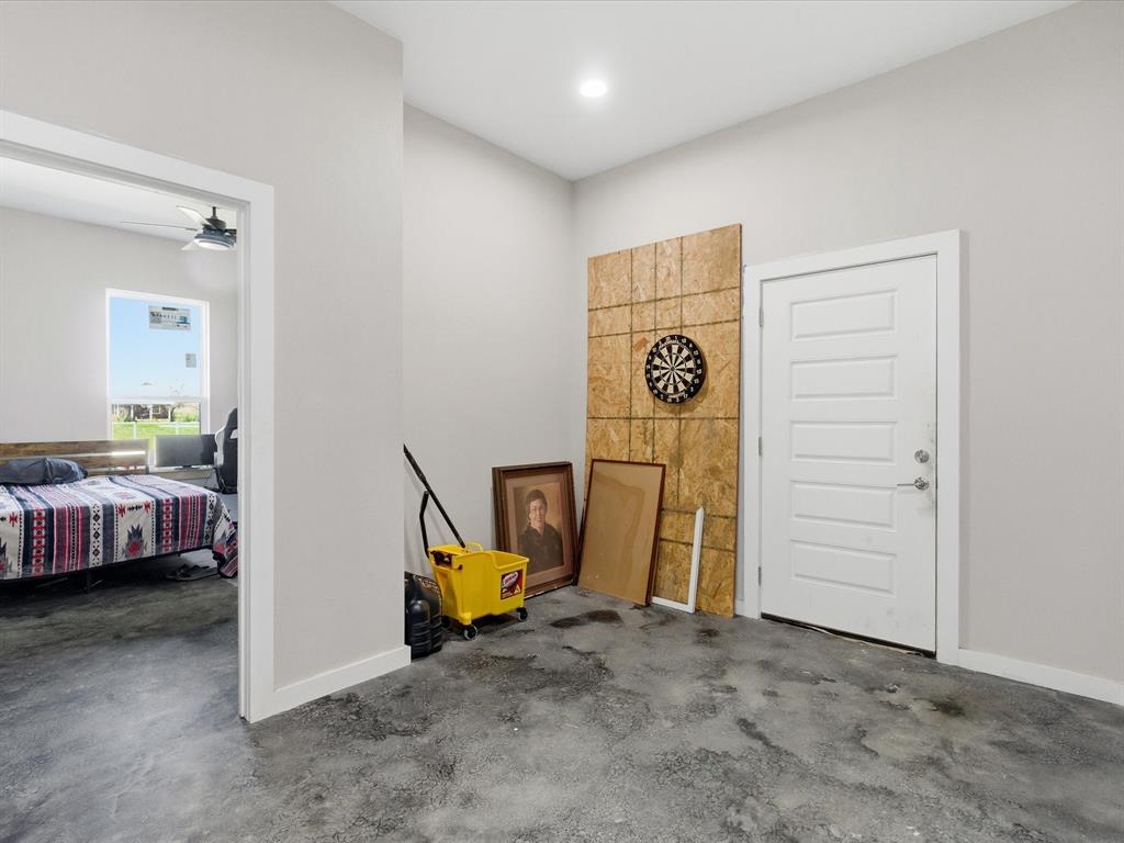 715 County Road 4599 Property Photo 17