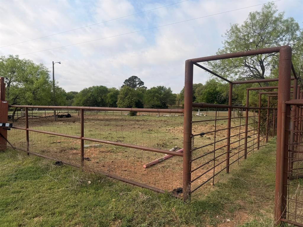 2548 County Road 2690 Property Photo 25
