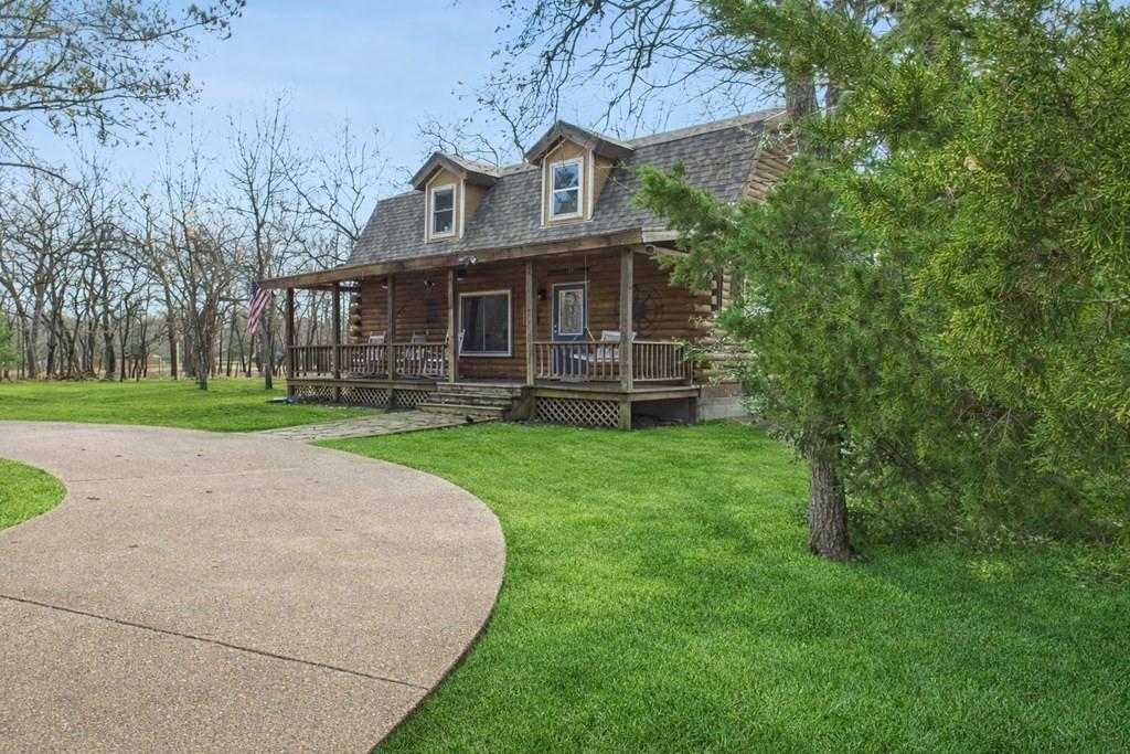 7386 Clint Court Property Photo 3