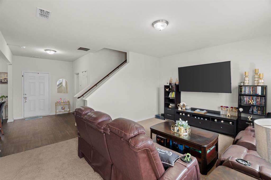 9831 Whistler Drive Property Photo 3