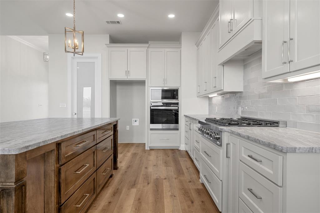 995 Galaxy Road Property Photo 6