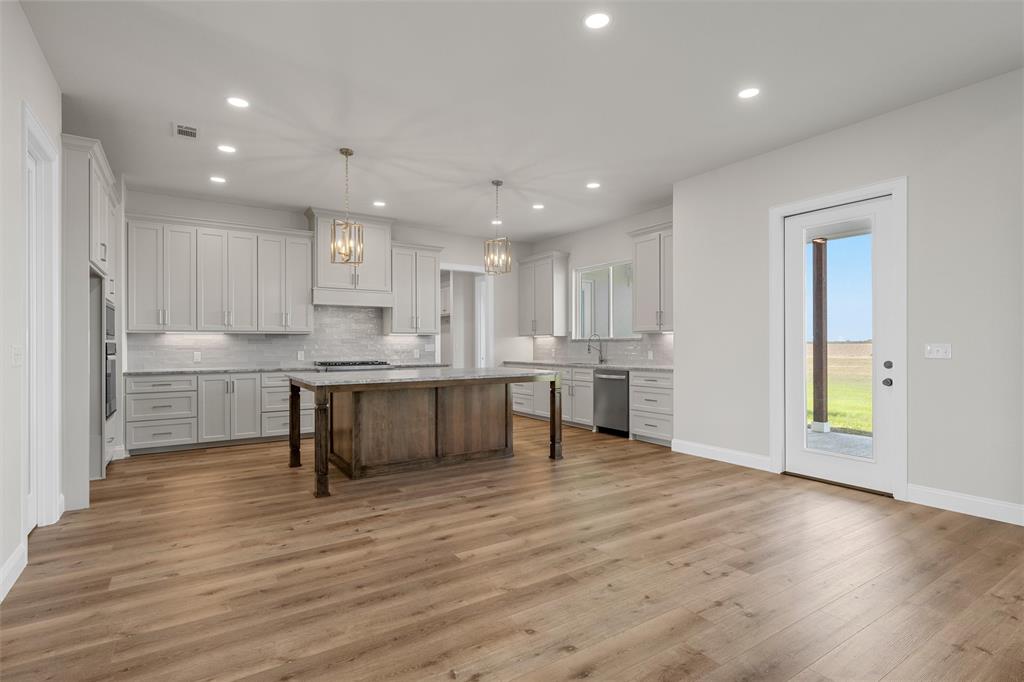 995 Galaxy Road Property Photo 9