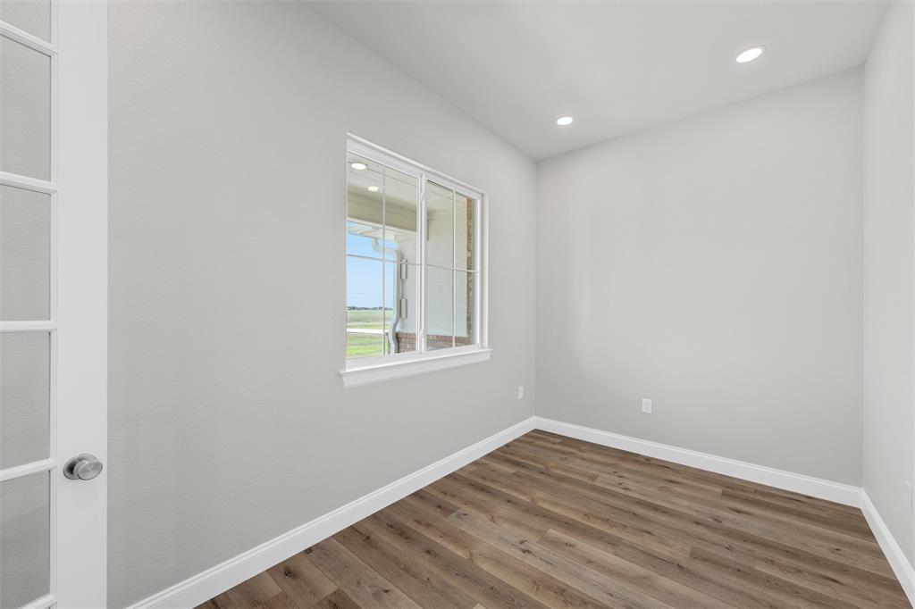 995 Galaxy Road Property Photo 11
