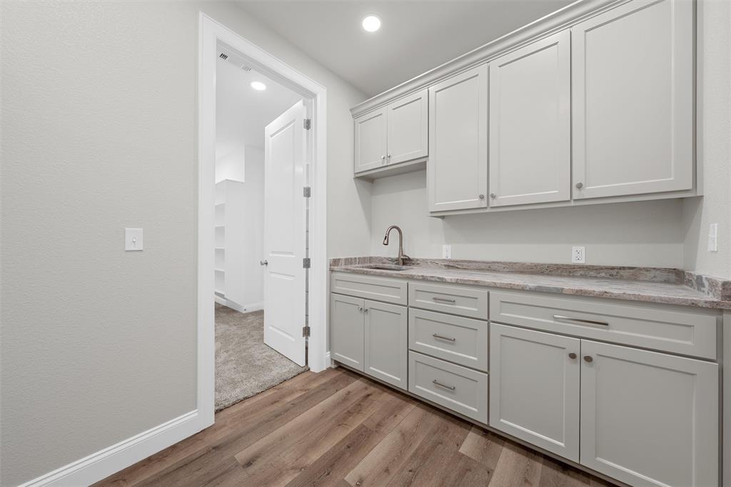 995 Galaxy Road Property Photo 19