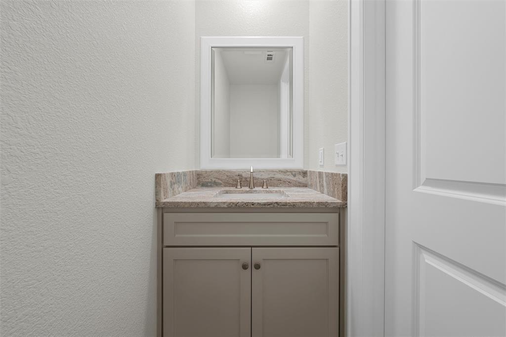 995 Galaxy Road Property Photo 20