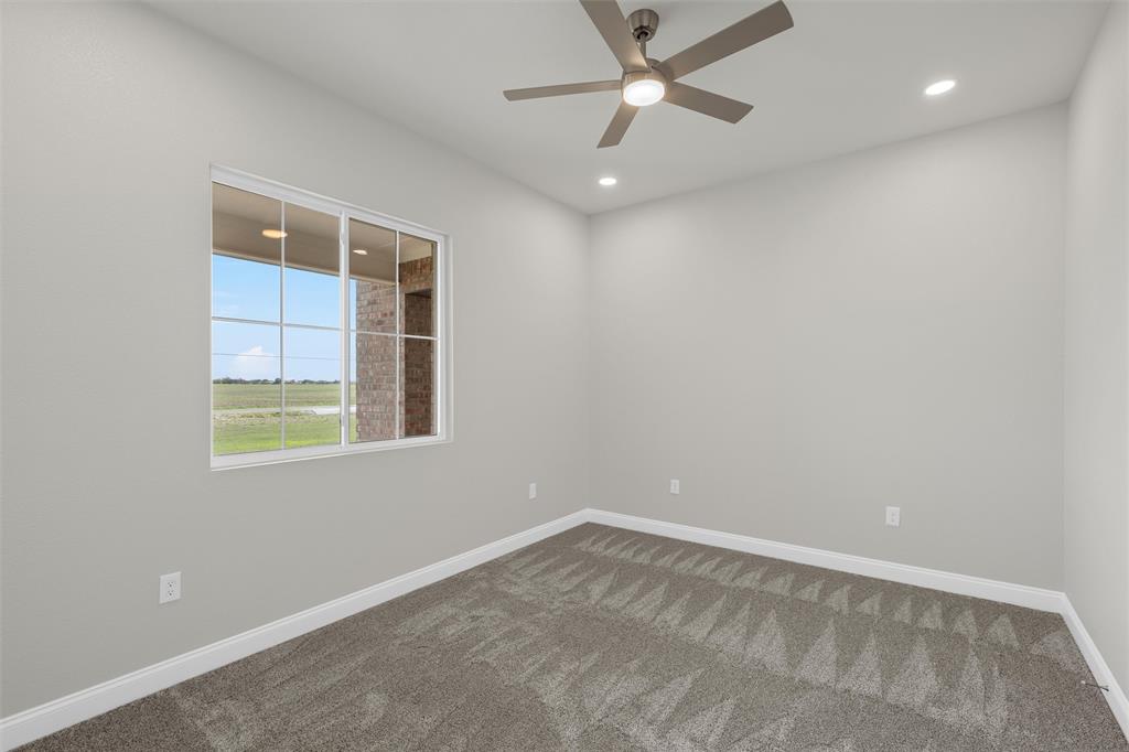 995 Galaxy Road Property Photo 24