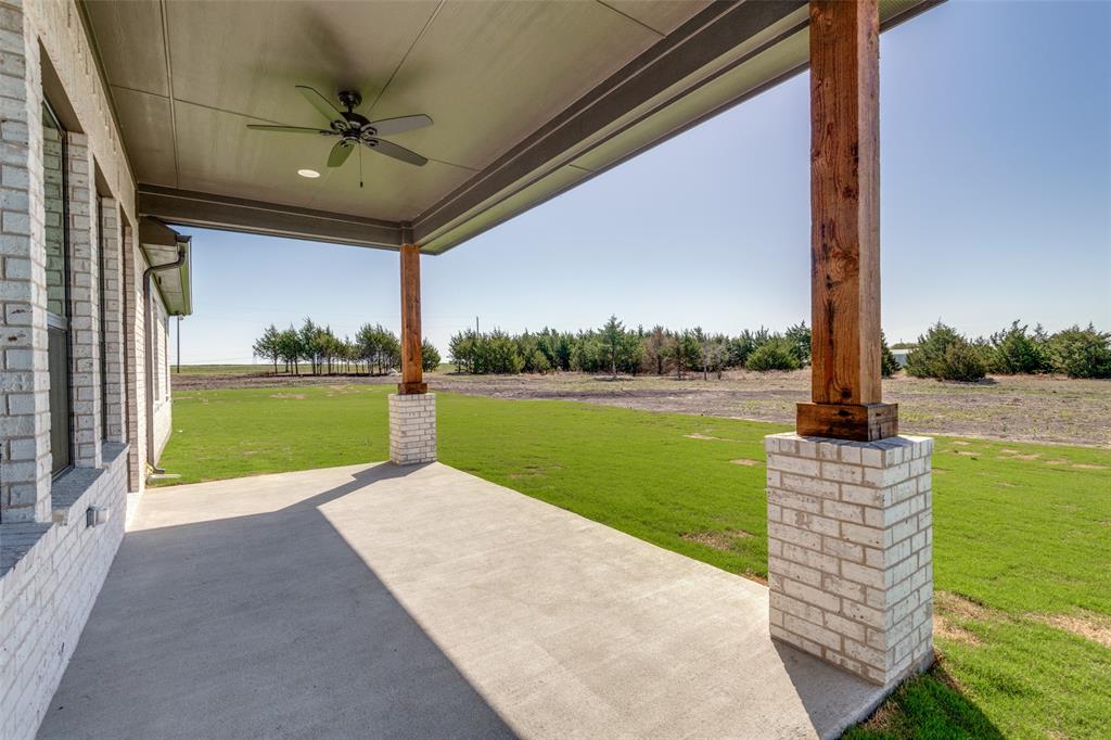 820 Evergreen Way Property Photo 3