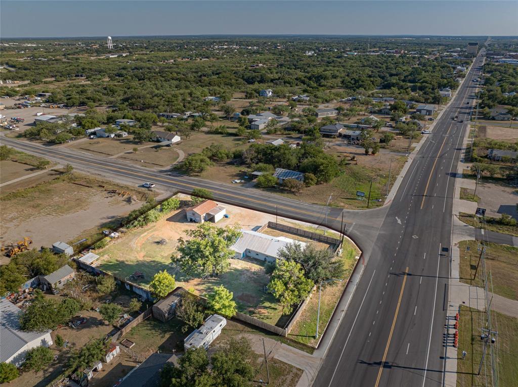 844 N Us Highway 183 Property Photo 3