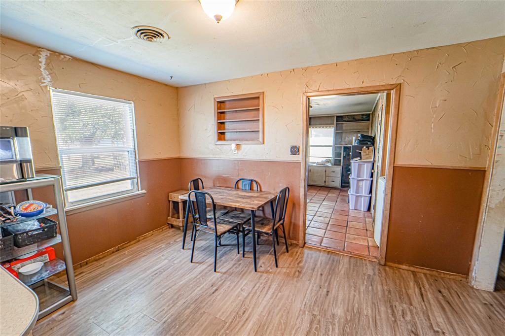 844 N Us Highway 183 Property Photo 9