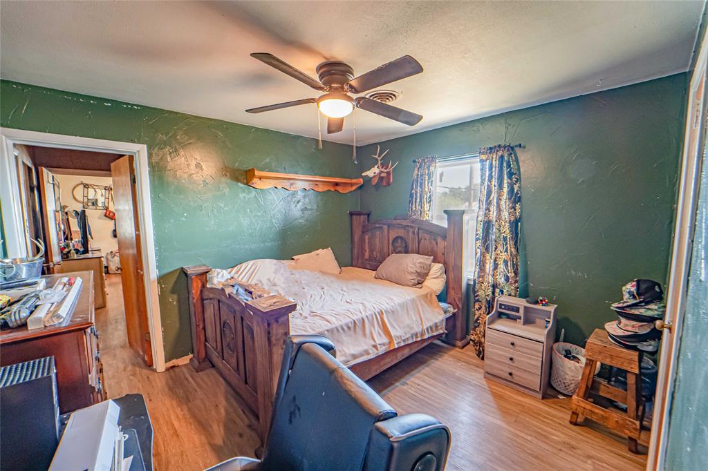 844 N Us Highway 183 Property Photo 13