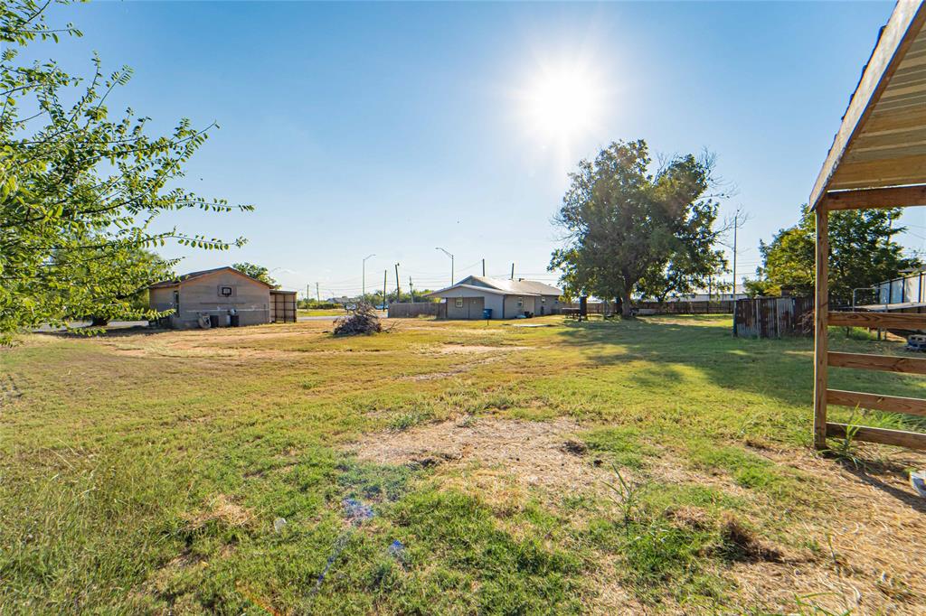844 N Us Highway 183 Property Photo 20