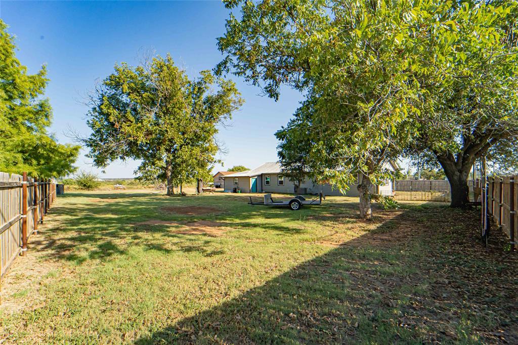 844 N Us Highway 183 Property Photo 22