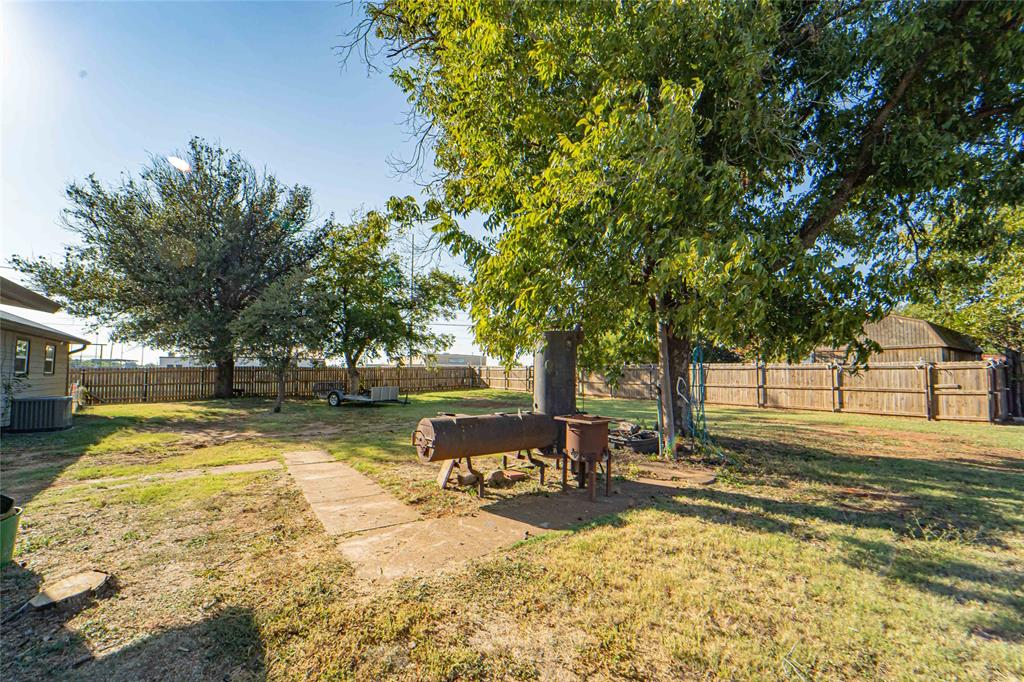 844 N Us Highway 183 Property Photo 23
