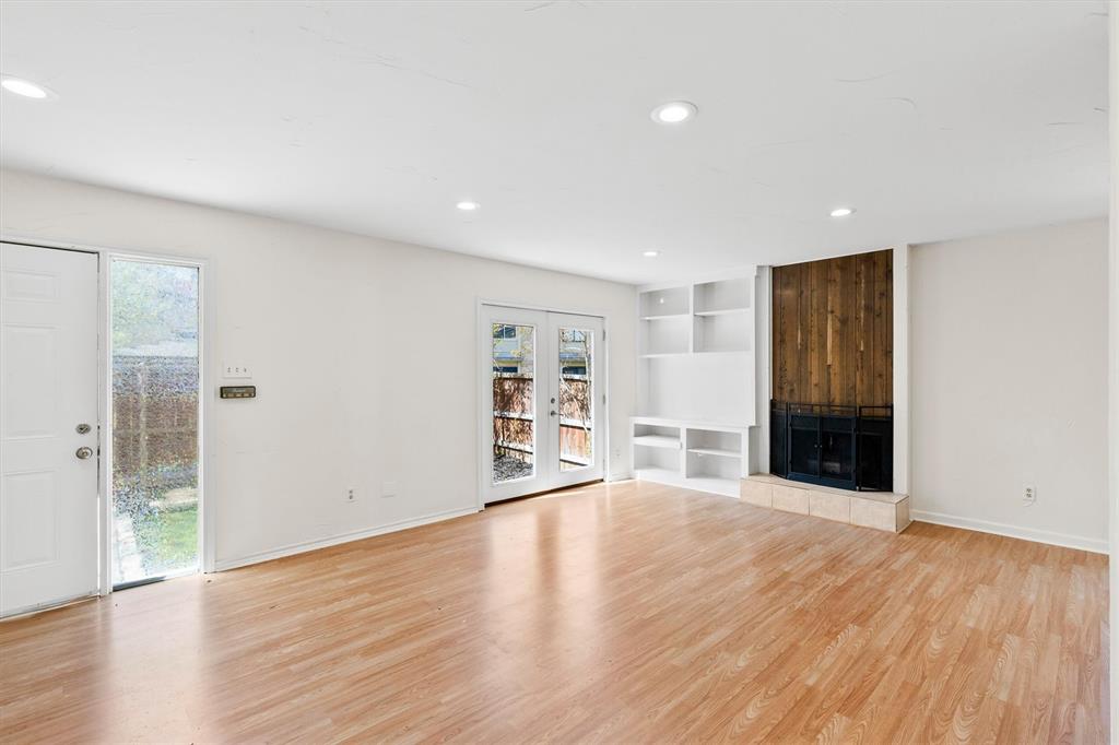 2632 Custer Parkway C Property Photo 2