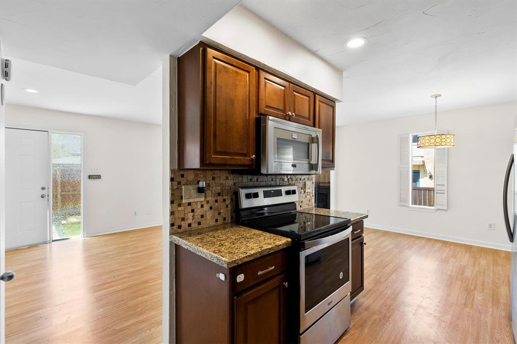 2632 Custer Parkway C Property Photo 7