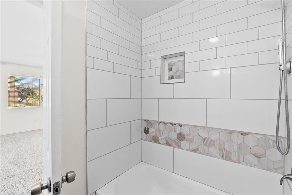 2632 Custer Parkway C Property Photo 15