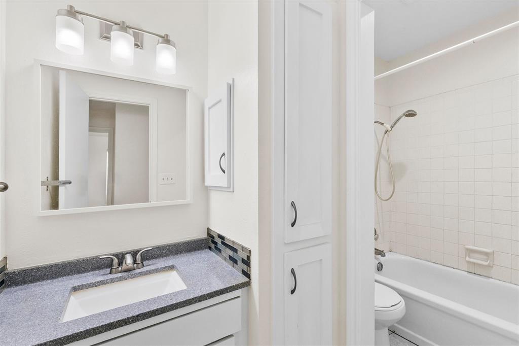 2632 Custer Parkway C Property Photo 20